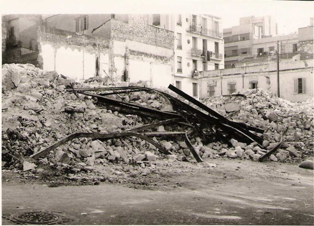 03 ORAN 1972 LES RESTE DE MON PATIO 2 RUE PAUL BERT.JPG